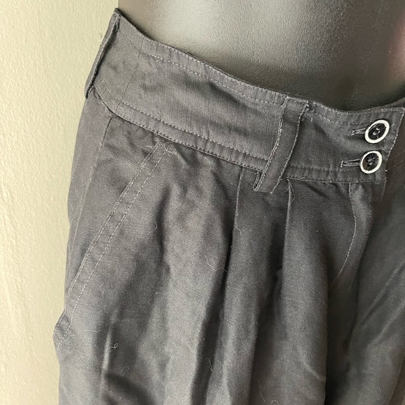 Vintage Madeleine Black Rayon Walking Shorts Size 8 - Picture 2 of 11